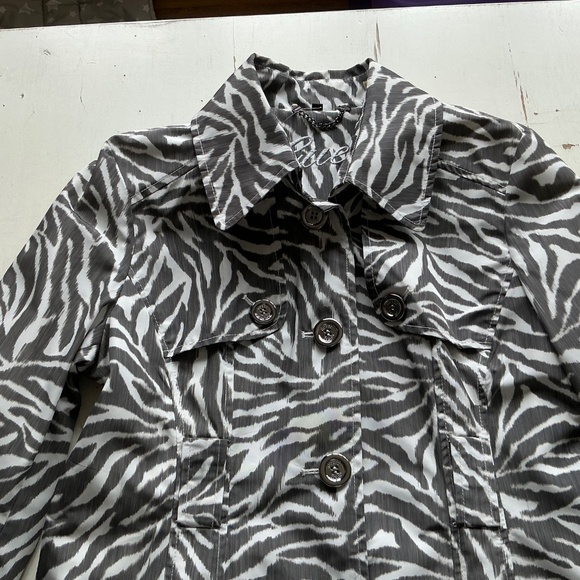 Guess Gray Zebra Print Trench Rain Coat Jacket Large - no belt - Picture 5 of 15